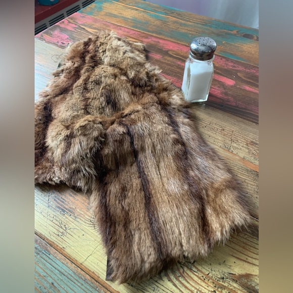 Genuine muskrat fur coat pieces - Picture 3 of 9